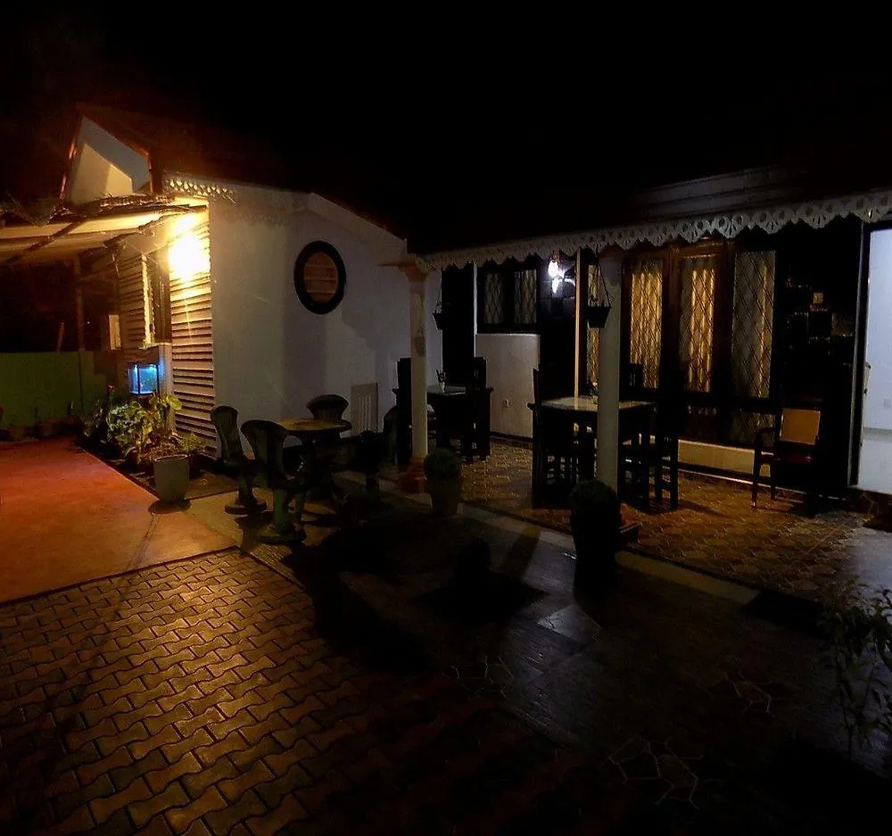 Alexandra Family Villa Negombo